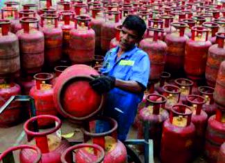 ભારત માટે રાહતના સમાચાર, LPG લઇને બે જહાજ હોર્મુઝ સ્ટ્રેટથી સુરક્ષિત બહાર નીકળ્યા