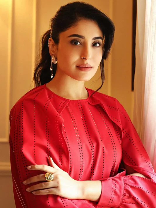 ishhaara-kritika-kamra-in-croissant-rings-70720453990328