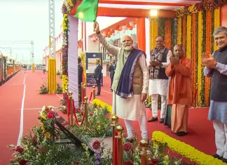 વડાપ્રધાન નરેન્દ્ર મોદીએ 75 આધુનિક રેલવે સ્ટેશનો દેશને સમર્પિત કર્યા