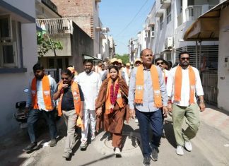 ગાંધીનગરની ગલીઓમાં જનસંપર્કનો જુસ્સો, ભાજપનું ચૂંટણી પ્રચાર અભિયાન તેજ